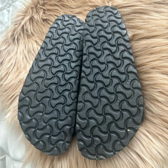 BLACK SUEDE BIRKENSTOCK SHEARLING SANDALS. - Picture 5 of 6